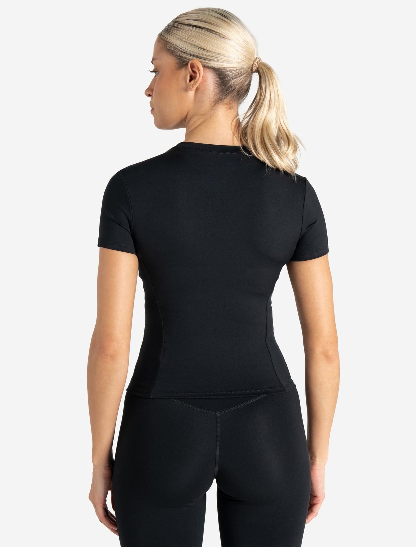 Movellez Grace Tee – Preto