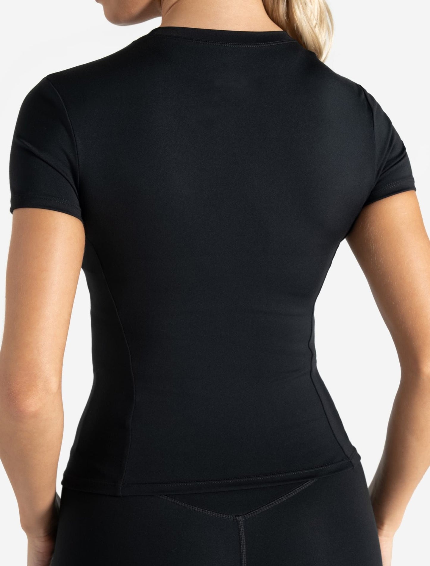 Movellez Grace Tee – Preto