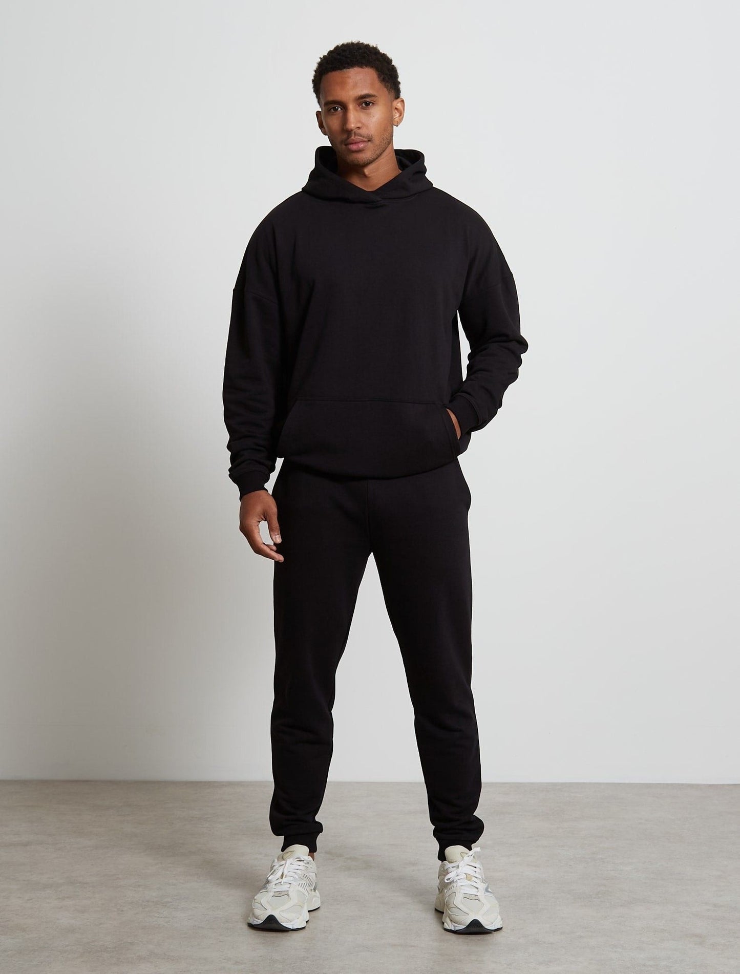 Movellez Core Hoodie – Preto